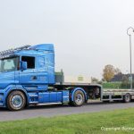 Scania Zugmaschine mit Schwertransportauflieger für Yacht- und Spezialtransporte durch Bootswerft Baumgart