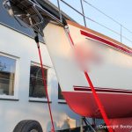 Vilm 106 Motoryacht nach durchgeführtem Refit verzurrt auf dem Trailer auf dem Werftgelände der Bootswerft Baumgart in Dortmund