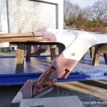 Vorbereitungen des Dachs einer Formula 40 PC Motoryacht auf dem Werftgelände der Bootswerft Baumgart in Dortmund