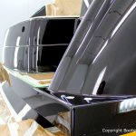 Heck einer Formula 40 PC Motoryacht bei der Effektlack Bootslackierung in der Lackierkabine Bootswerft Baumgart in Dortmund
