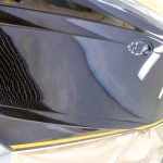 Rumpf einer Formula 40 PC Motoryacht bei der Effektlack Bootslackierung in der Lackierkabine Bootswerft Baumgart in Dortmund