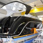 Bootslackierung einer Formula 40 PC Motoryacht mit Effecktlack in der Werfthalle der Bootswerft Baumgart in Dortmund
