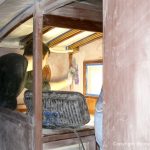 Lackiervorbereitungen im Innenraum der Rapsody 29 in der Werfthalle der Bootswerft Baumgart in Dortmund
