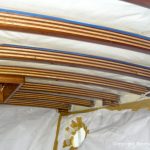 Lackierung der Streben im Innenraum der Rapsody 29 in der Lackierkabine der Bootswerft Baumgart in Dortmund