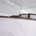 Lackierung der Holzflächen auf Deck der Rapsody 29 in der Lackierkabine der Bootswerft Baumgart in Dortmund