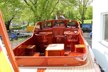 Rapsody 29 auf dem Werftgelände der Bootswerft Baumgart nach durchgeführter Bootslackierung in Dortmund