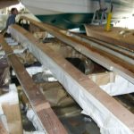 Refit einer Boesch 590 St. Tropez in der Werfthalle der Bootswerft Baumgart in Dortmund