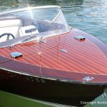 Boesch 590 St. Tropez Motorboot im Wasser des Zielhafens in der Schweiz nach durchgeführtem Refit in der Bootswerft Baumgart