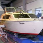 Chris Craft MX 25 Motoryacht beim Refit in der Werfthalle der Bootswerft Baumgart in Dortmund