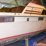 Chris Craft MX 25 Motoryacht beim Refit in der Werfthalle der Bootswerft Baumgart in Dortmund