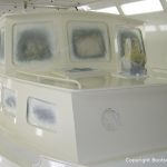 Bootslackierung beim Refit einer St. Jozef Vlet Motoryacht in der Lackierkabine der Bootswerft Baumgart in Dortmund