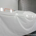 Bootslackierung beim Refit einer Varianta 65 in der Lackierkabine der Bootswerft Baumgart in Dortmund