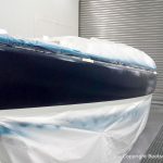Bootslackierung beim Refit einer Varianta 65 in der Lackierkabine der Bootswerft Baumgart in Dortmund