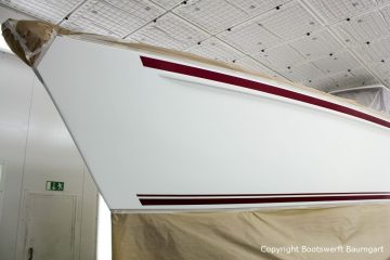 Refit einer Vilm 106 in der Lackierkabine der Bootswerft Baumgart in Dortmund