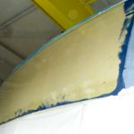 Lackiervorbereitungen an einer Comfortina 38 in der Werfthalle der Bootswerft Baumgart in Dortmund