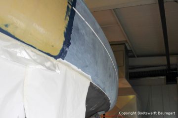 Lackiervorbereitungen an einer Comfortina 38 in der Werfthalle der Bootswerft Baumgart in Dortmund