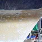 Reparatur des Kiels der LM 28 Segelyacht auf dem Werftgelände der Bootswerft Baumgart in Dortmund