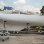 Grundierte NAB 32 Segelyacht auf dem Werftgelände der Bootswerft Baumgart in Dortmund