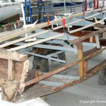 Restauration eines Boesch Junior Motorboots in der Werfthalle der Bootswerft Baumgart in Dortmund