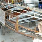 Restauration eines Boesch Junior Motorboots in der Werfthalle der Bootswerft Baumgart in Dortmund