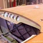 Armaturenbrett der Riva Ariston bei der Restauration in der Werfthalle der Bootswerft Baumgart in Dortmund