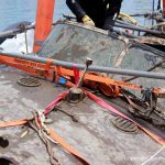 Bergung der Riva Super Aquarama mit Kran und Stützstangen durch die Bootswerft Baumgart